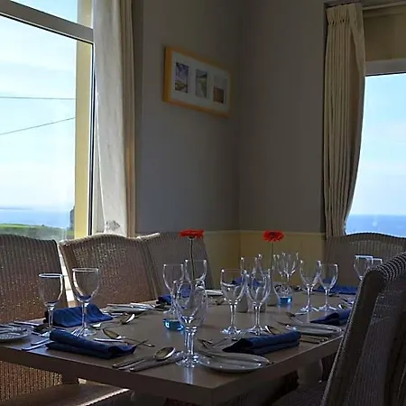 The Cliff House 3*