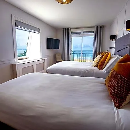 The Cliff House 3*