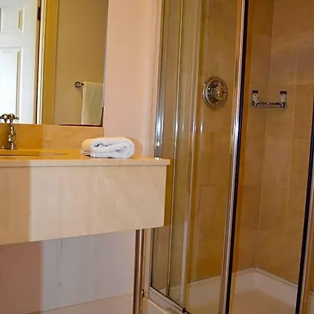 Hotel The Cliff House 3*